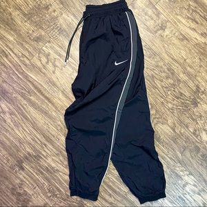 nike windbreaker pants 